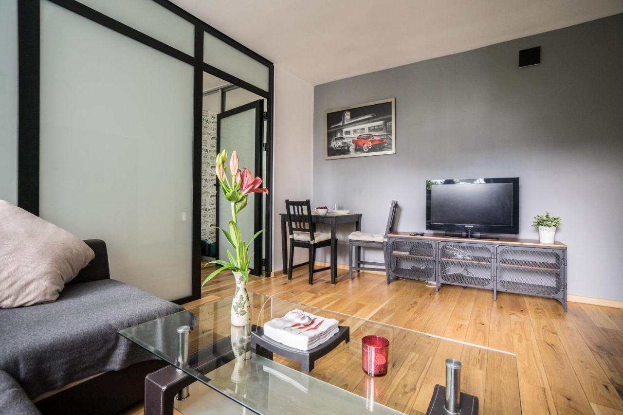 Oomph Apartament Warszawa