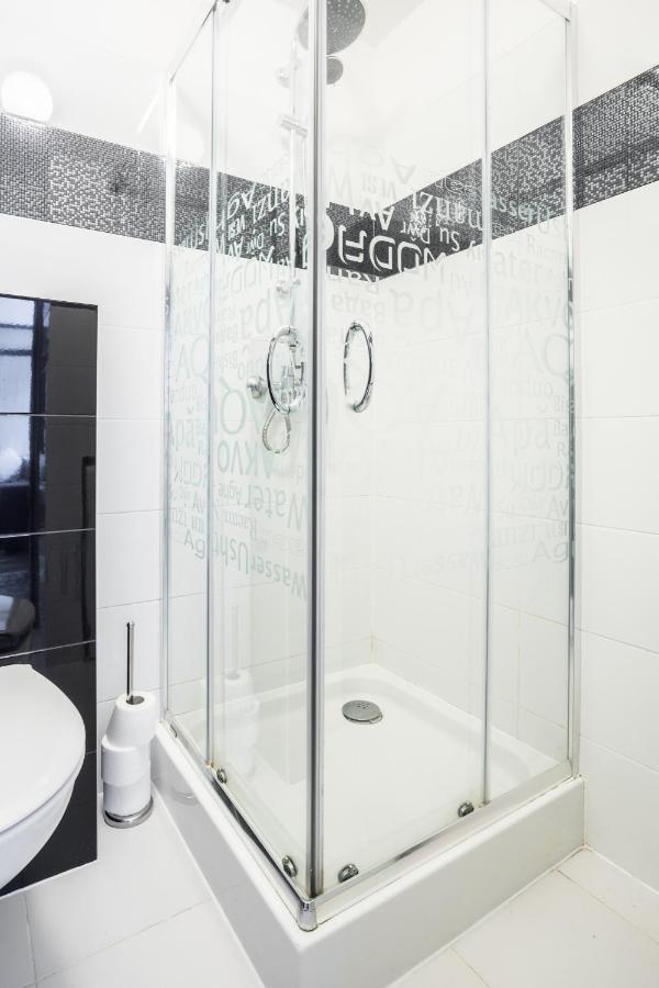 Oomph Apartment Warschau