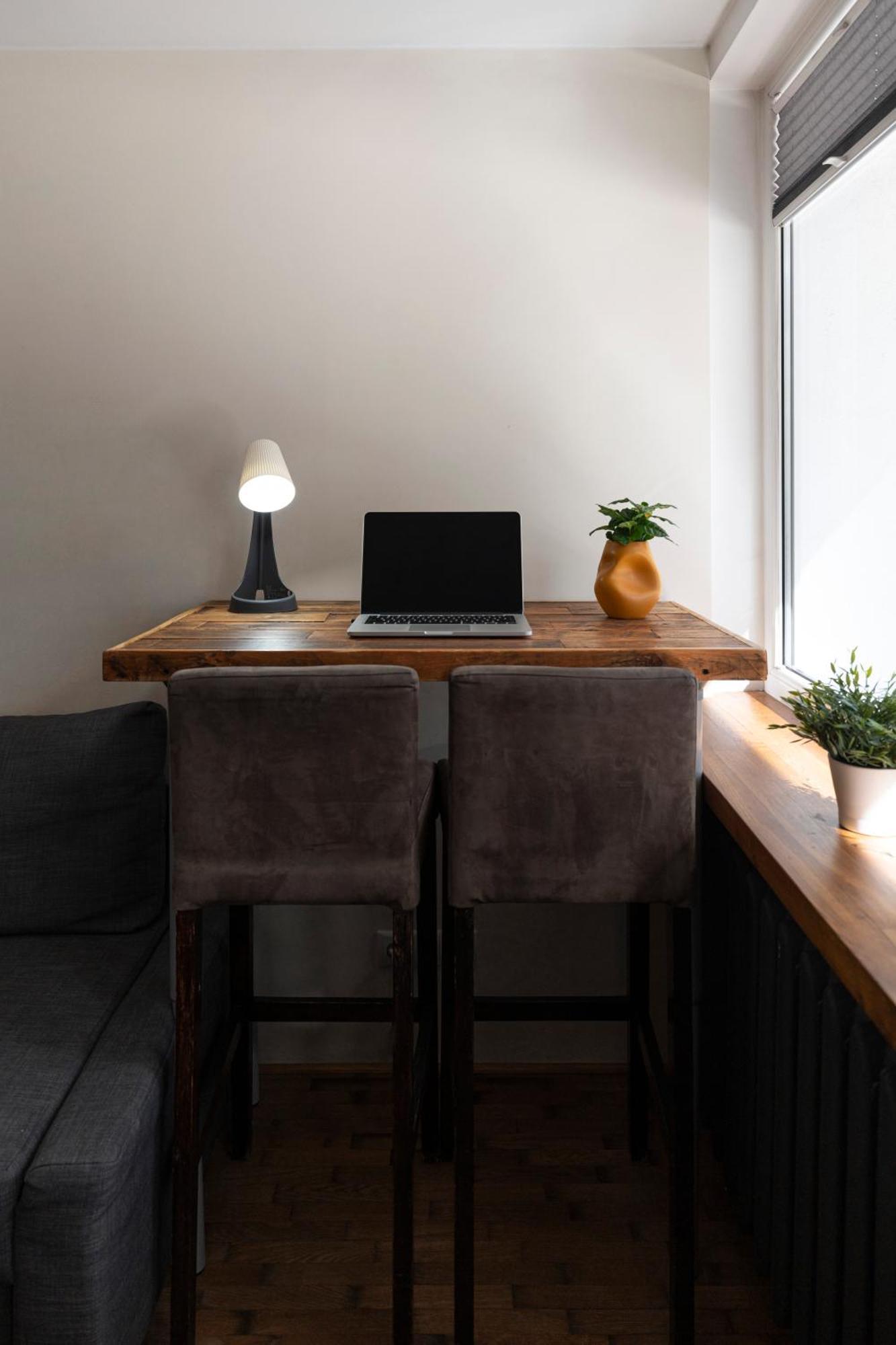Oomph Apartment Warschau